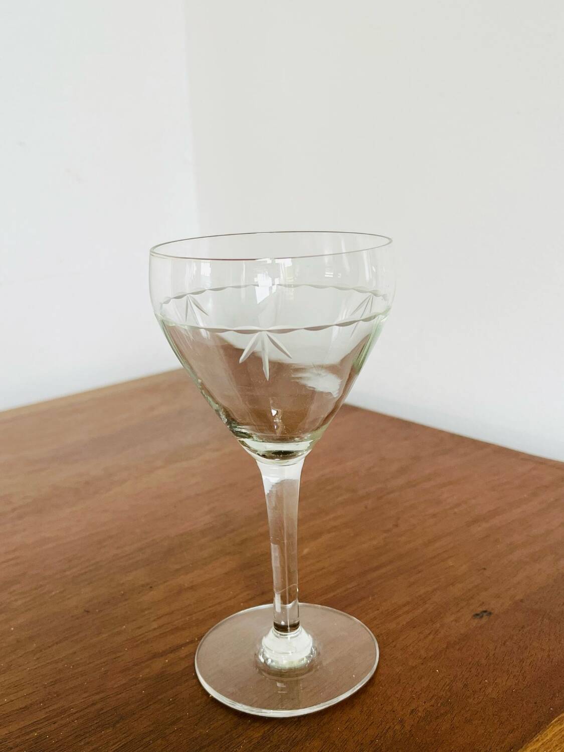 7 chiseled water glasses from the 20s/30s