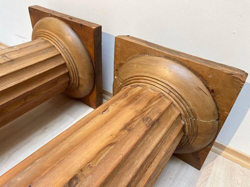 Large French Neoclassical Columns in Pine Wood, 1910, Set of 2