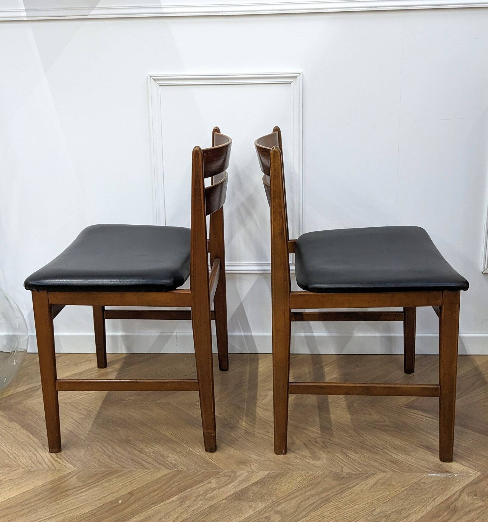 Set of 2 minimalist black chairs