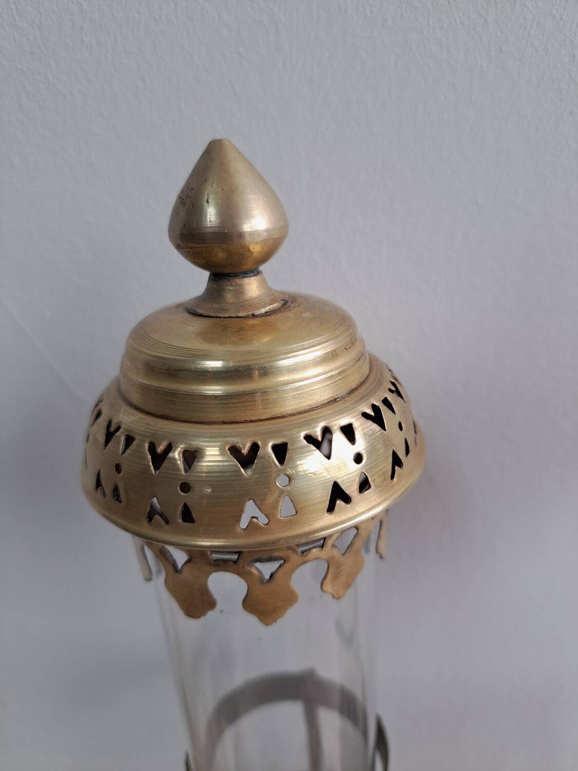 2 brass wall lights