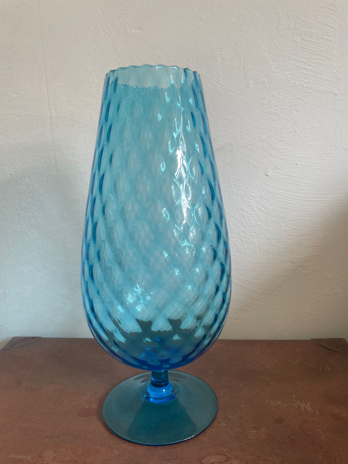 Vase sur pied italien