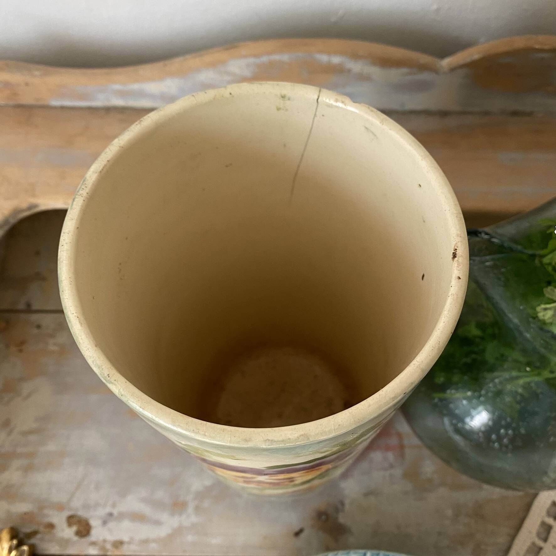 Large tubular vase in Choisy-le-Roi earthenware, decorated with pansies.