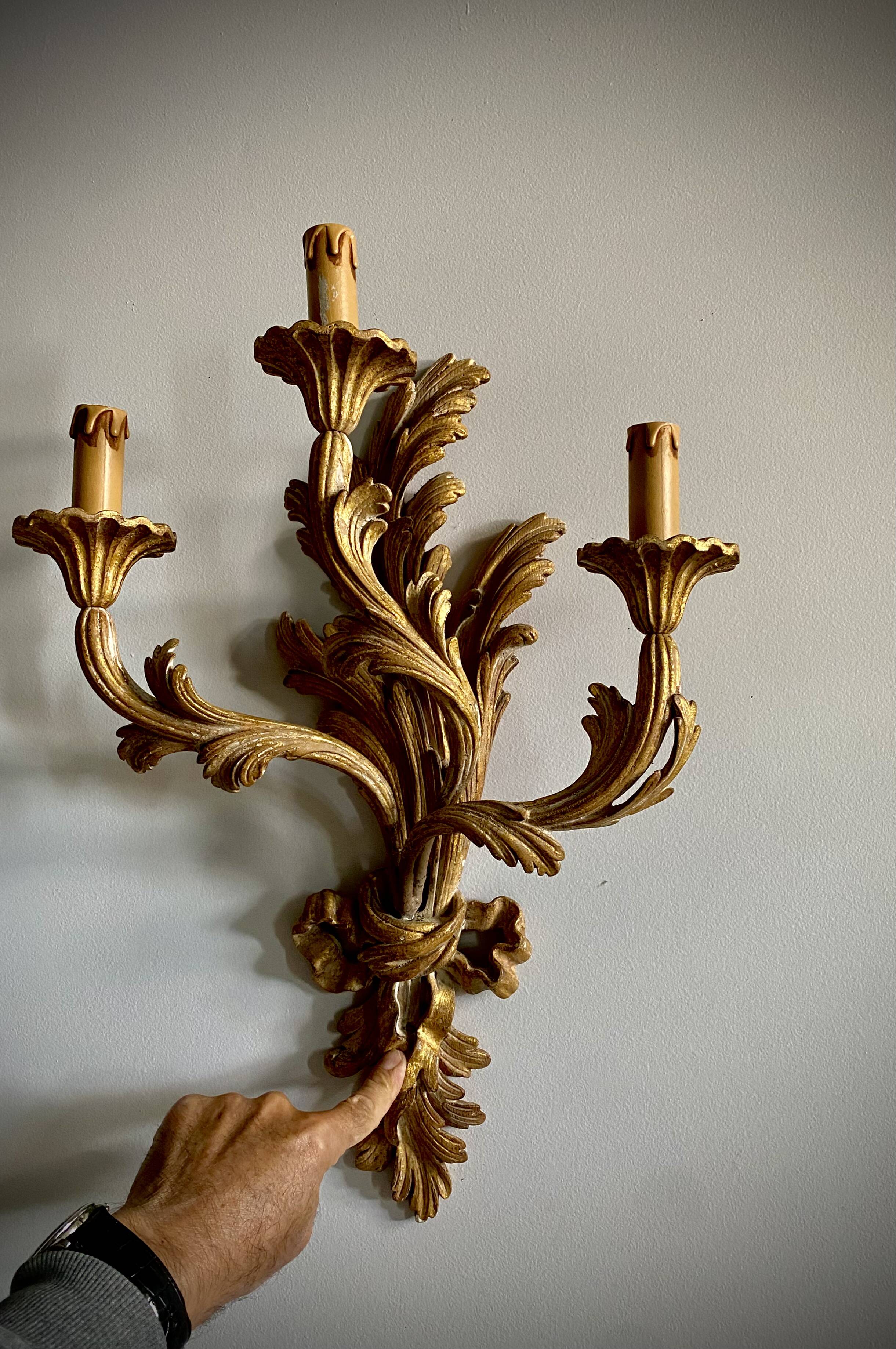 Golden wood wall light