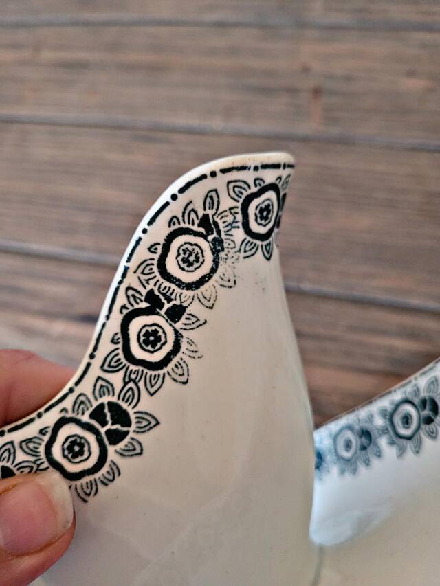 Ironstone sauce boat La Française EGT Ibéria - eastern earthenware
