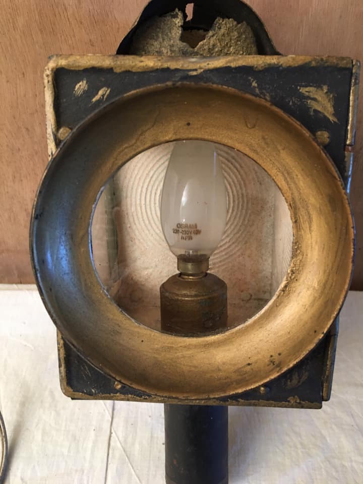 Carriage lamp or candle lantern
