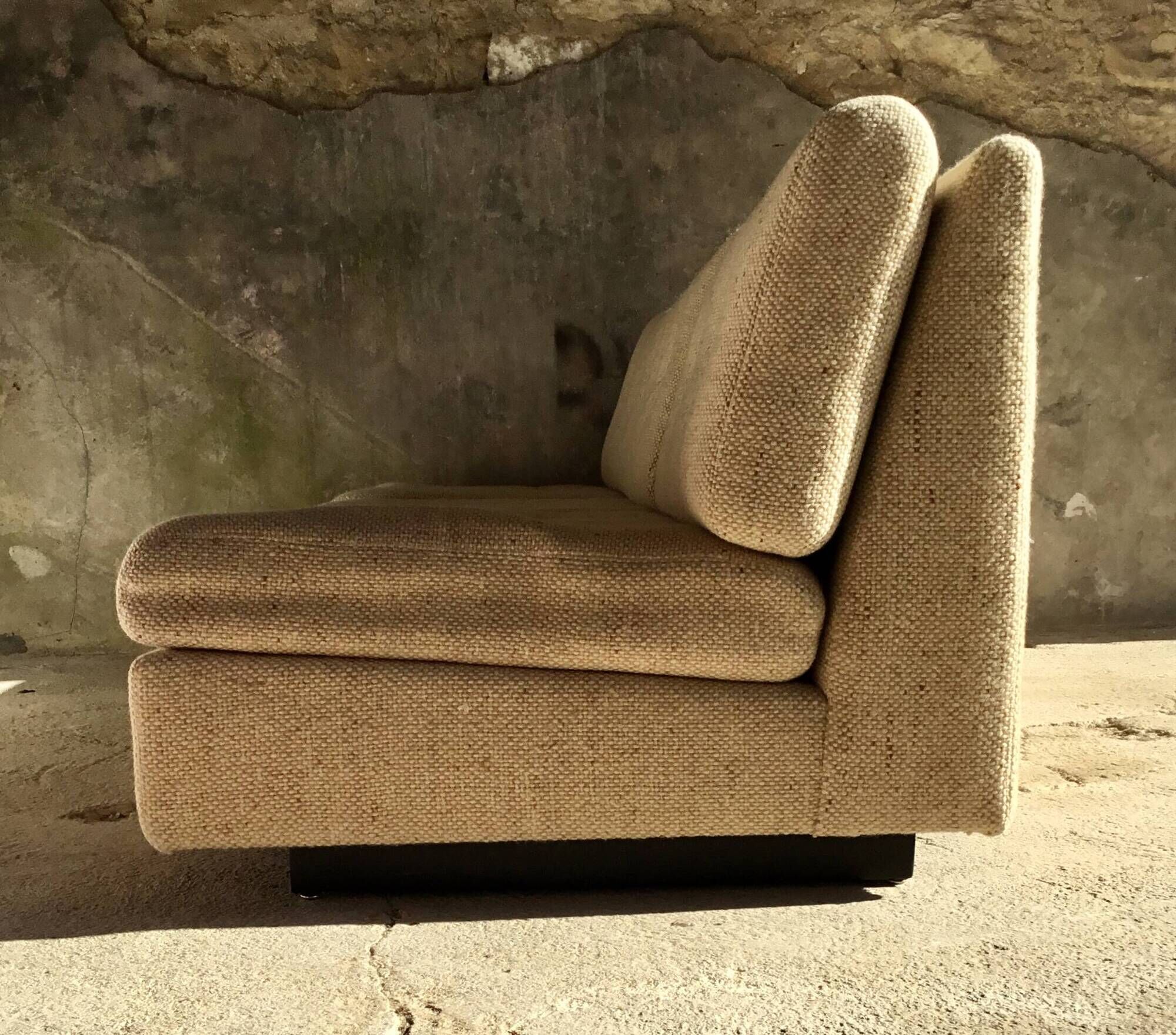 Three-seater canapé in mottled wool by Eddie Harlis - International Furniture