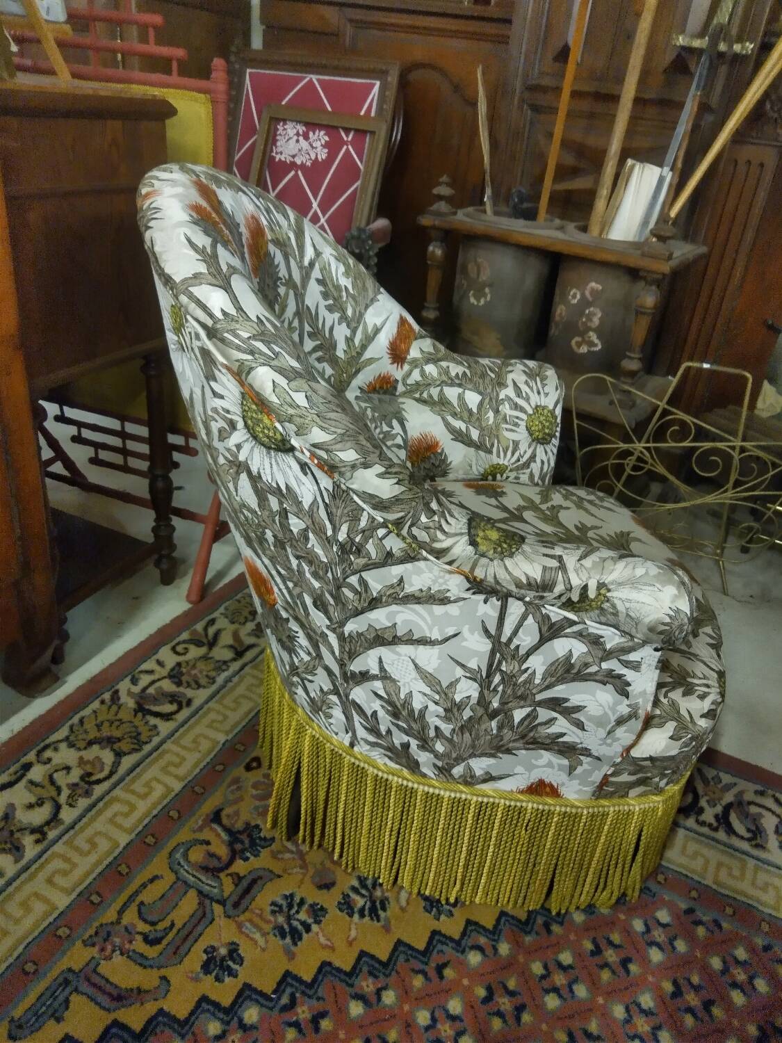 NIII toad armchair with black base
