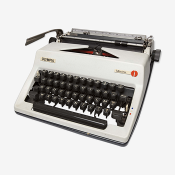 Machine à écrire olympia monica