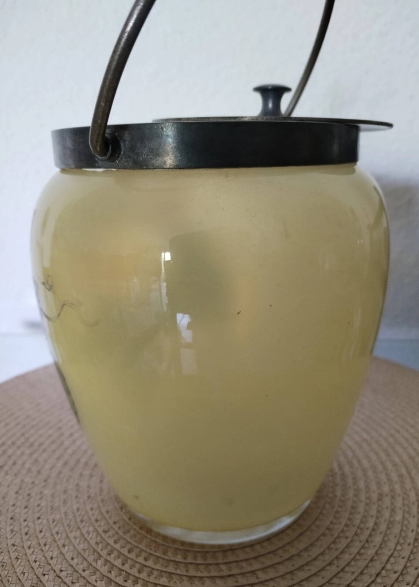 Seau à biscuits en verre émaillé signé JEM (École Legras)