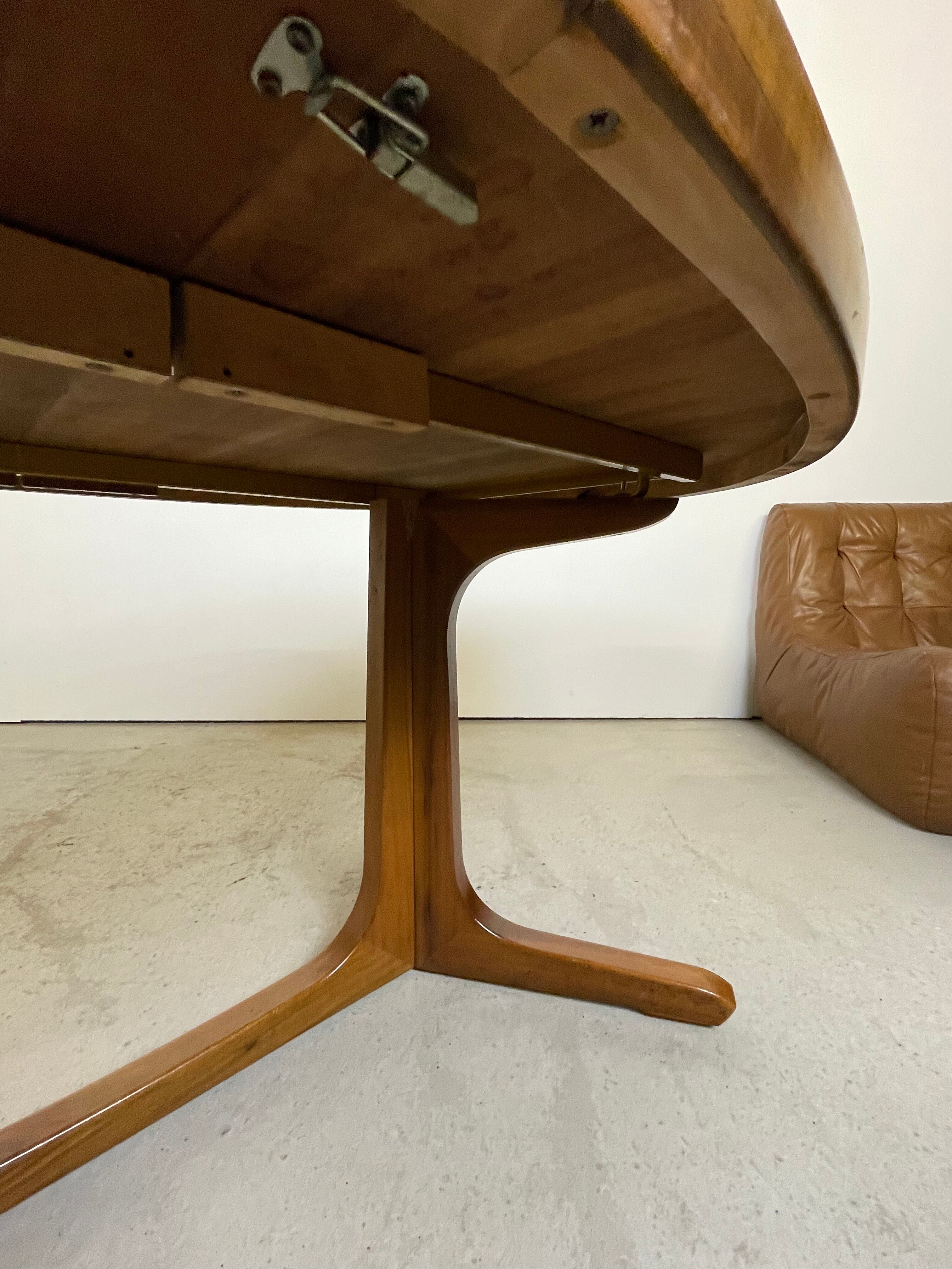 Large rosewood baumann table