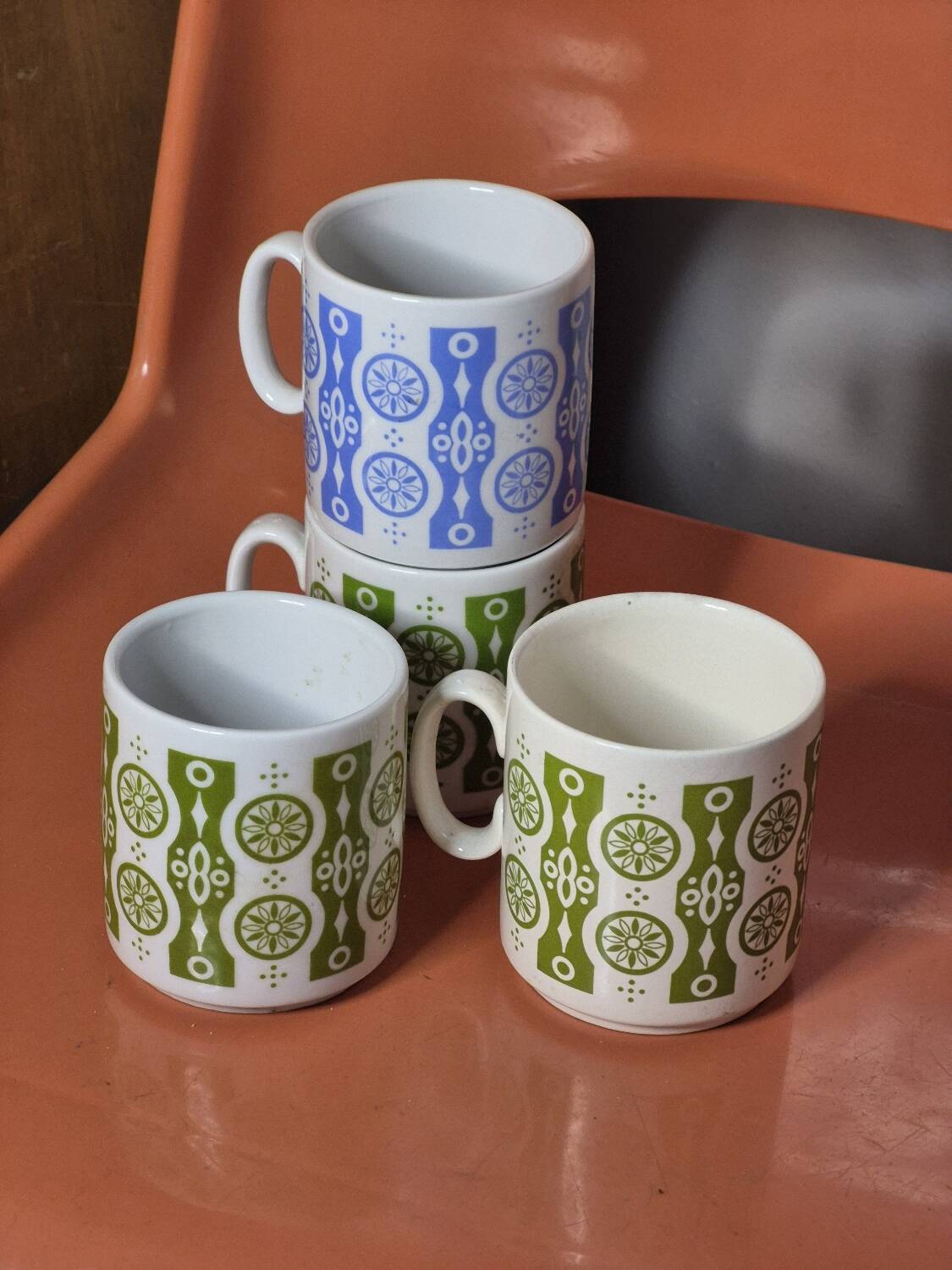 70s mug cups