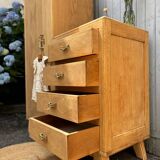 Armoire asymétrique