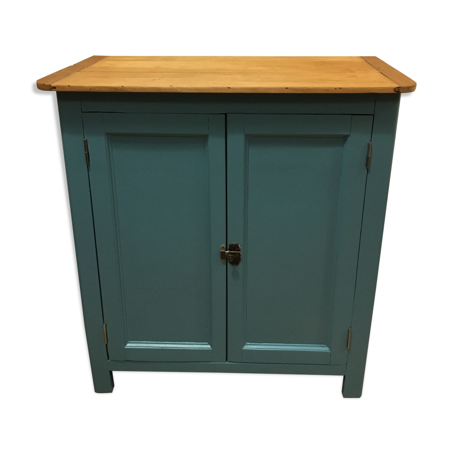 Blue parisian buffet