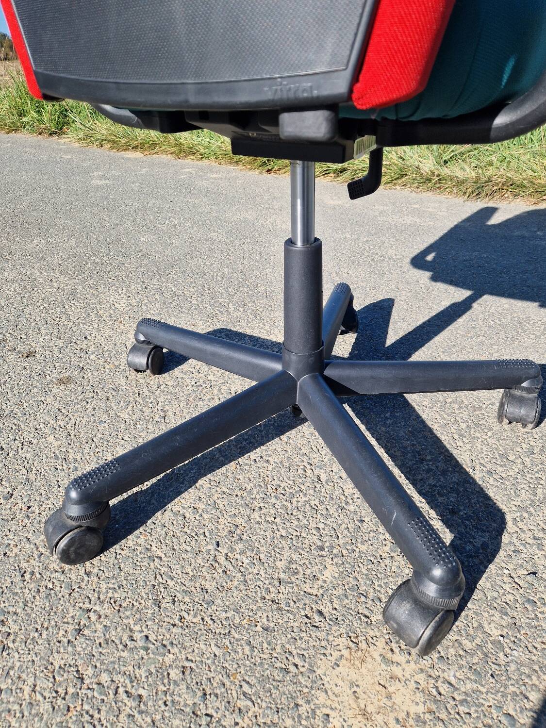 Set of 2 ergonomic office chairs from Vitra