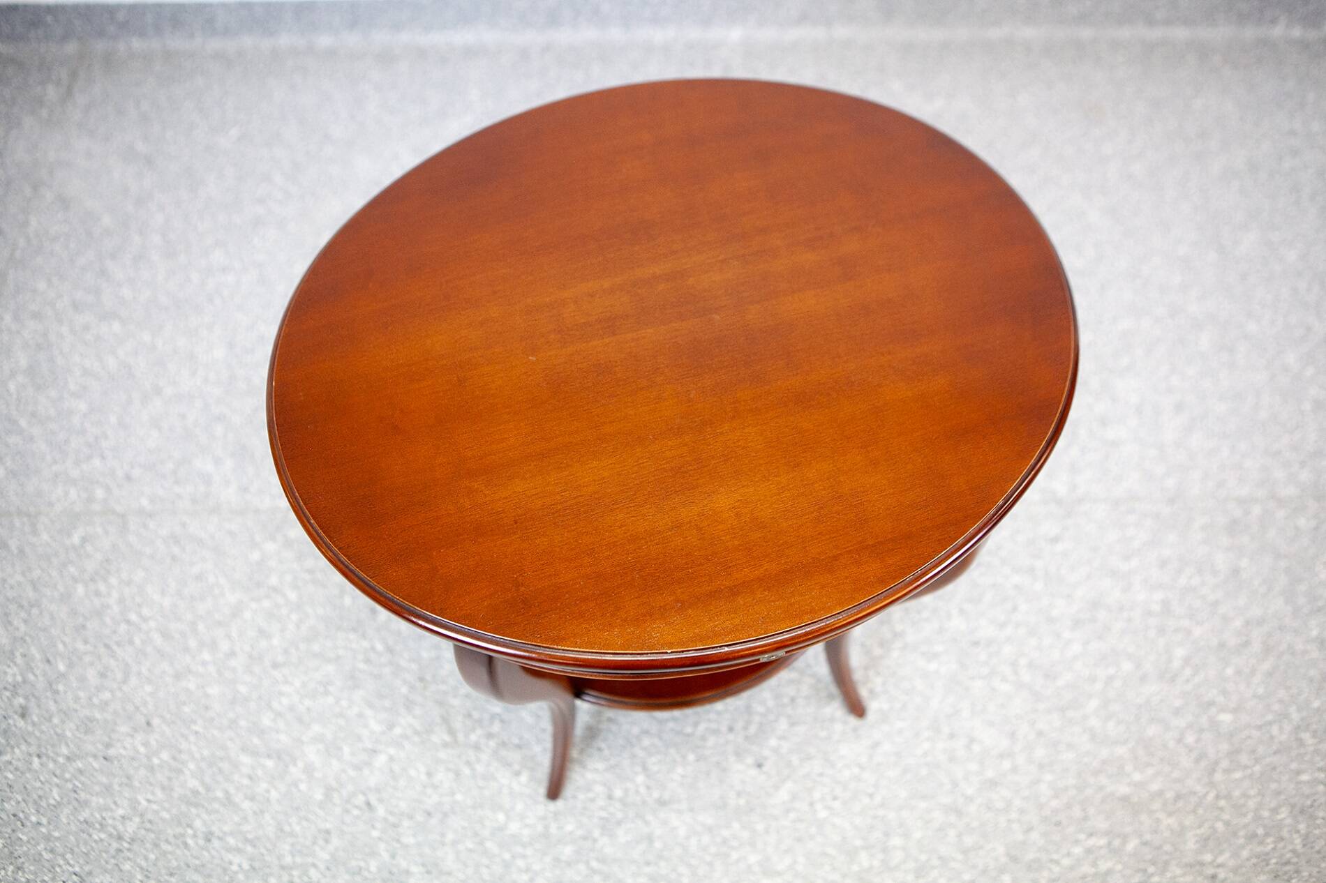 Late 20th Century Classical Style Round Side Table / Sewing Table