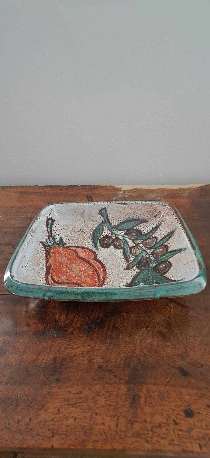 Vallauris earthenware dish, signed DS. 1960s-70s