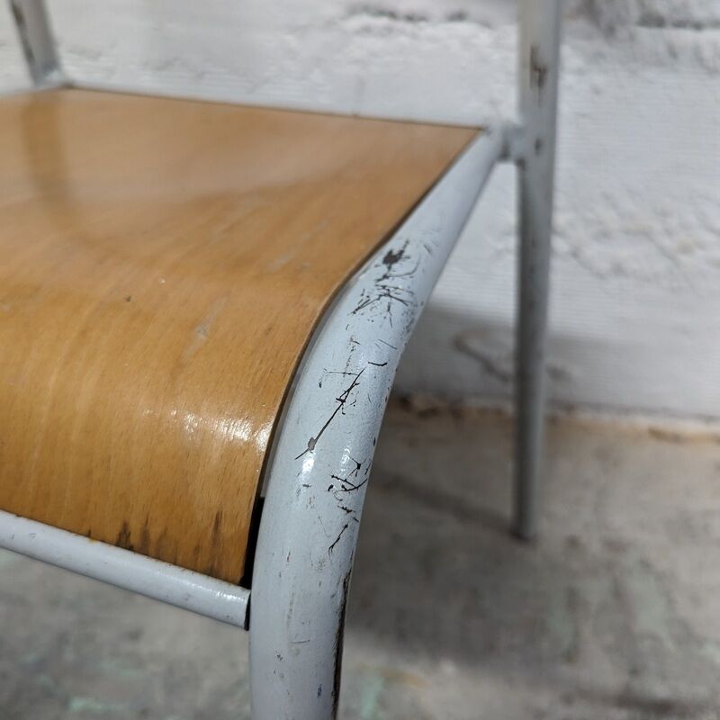 School chair pearl grey