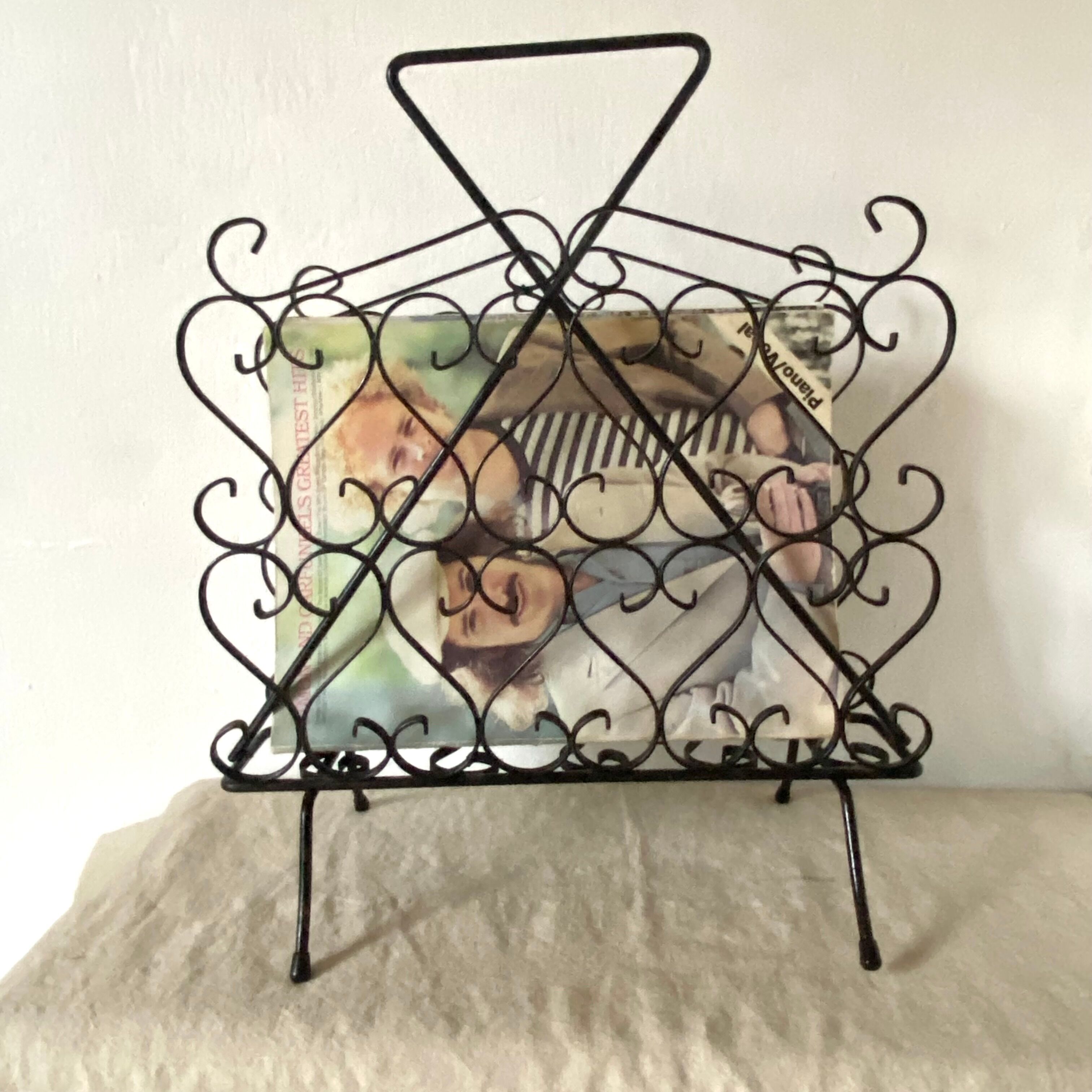 Porte revue en fer forgé années 50