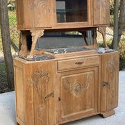 Buffet parisien art déco 2 corps en chêne massif et marbre, 1940, rénové