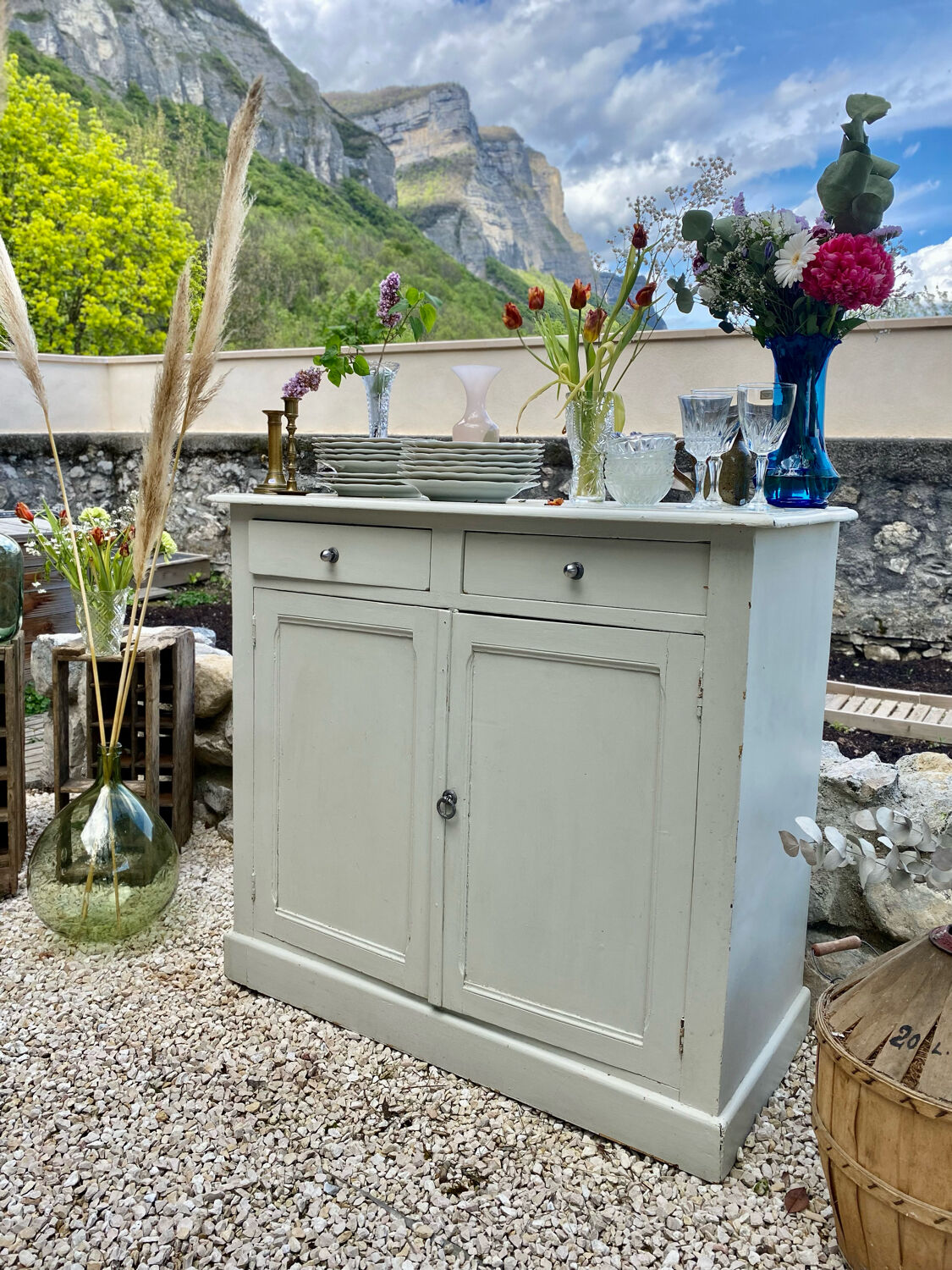 Patinated sideboard 2 drawers and 2 doors