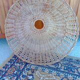 Wicker lampshade suspension