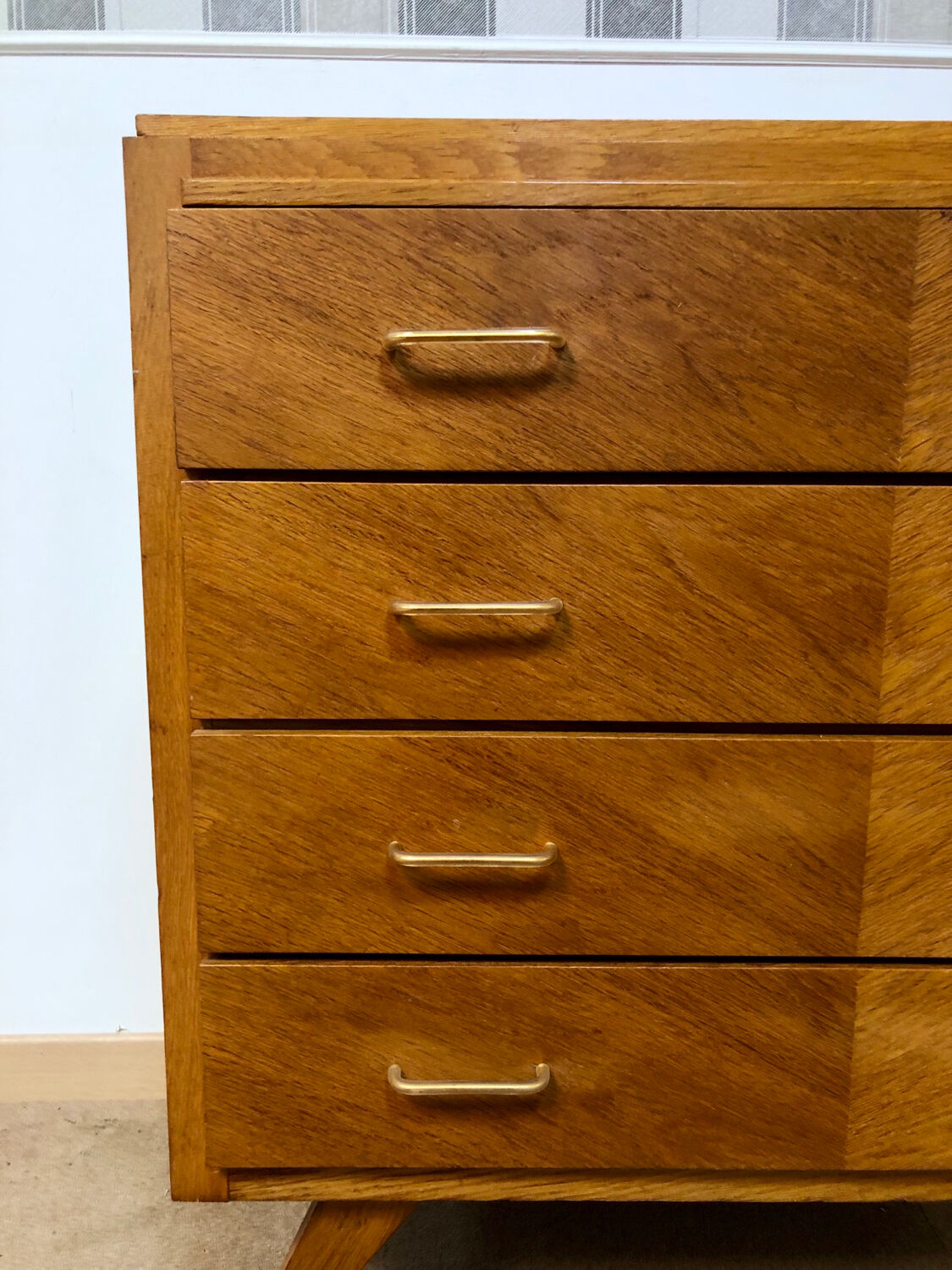 Compass feet dresser