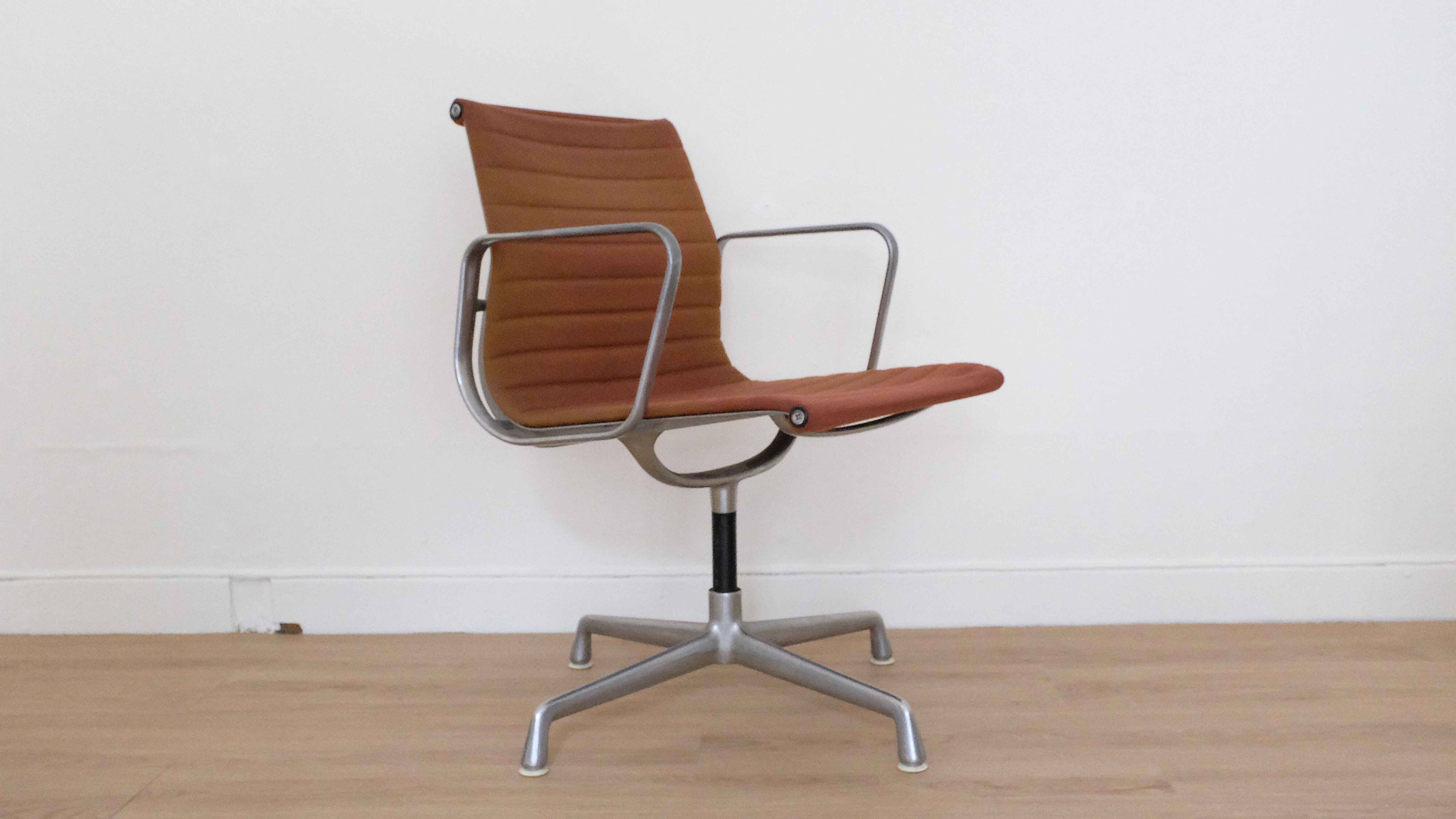 Chaise de bureau par Charles Eames 1980