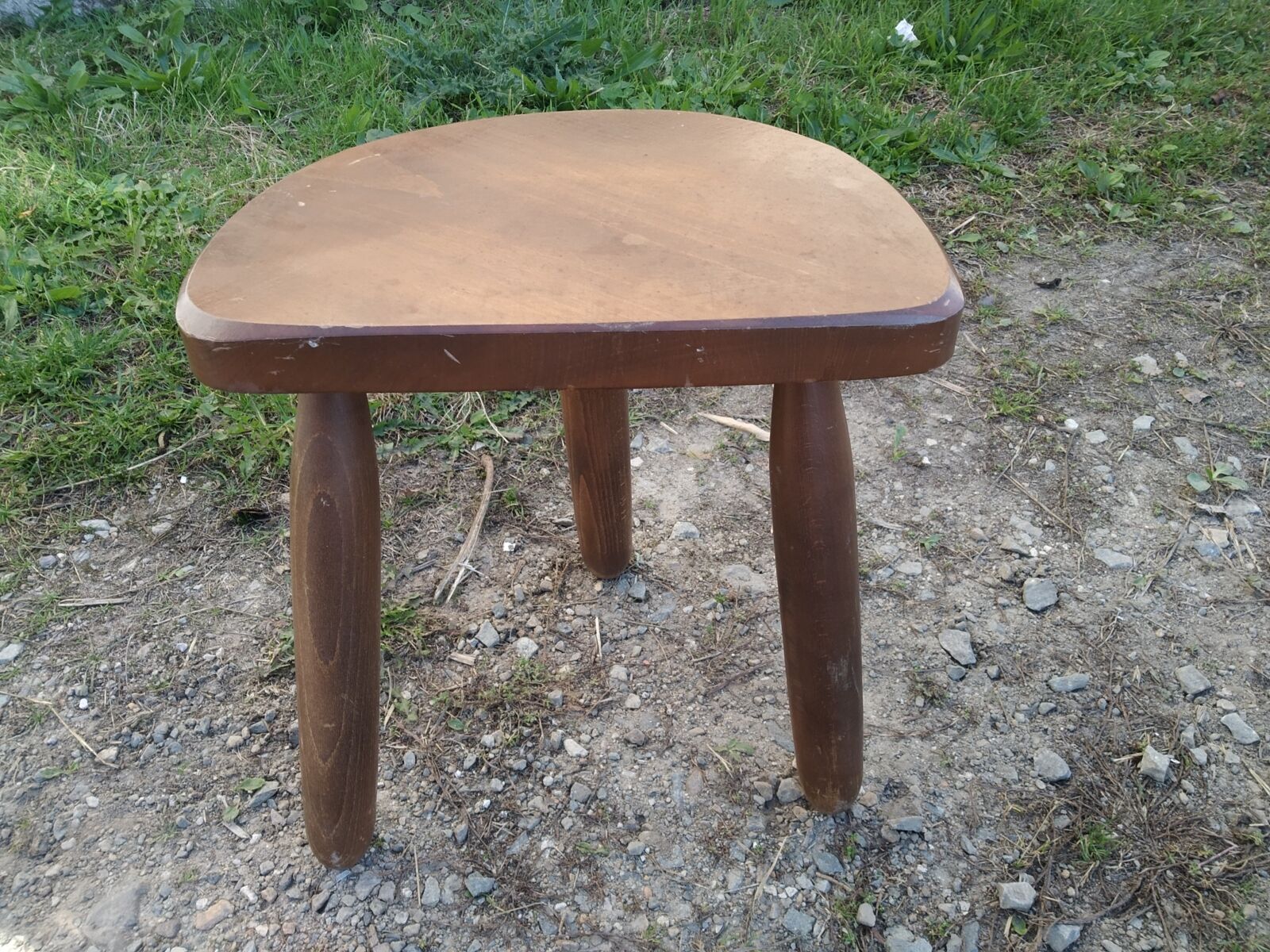 Tripod stool