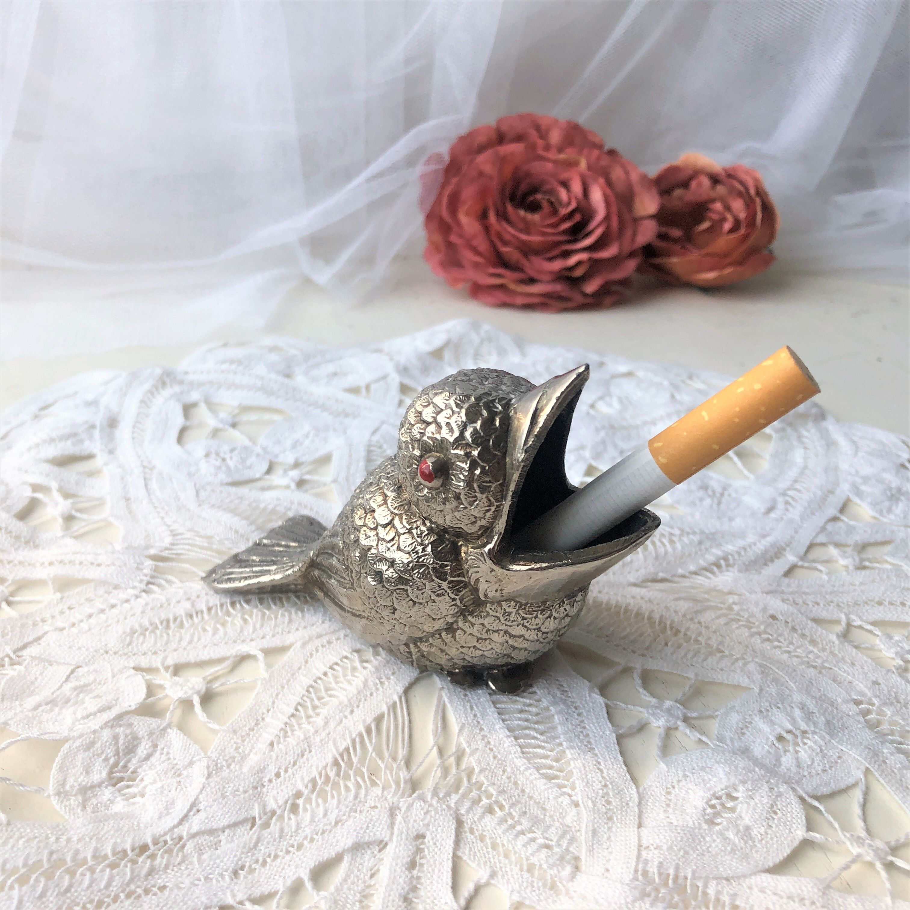 Figurine birds ashtray or pike holder