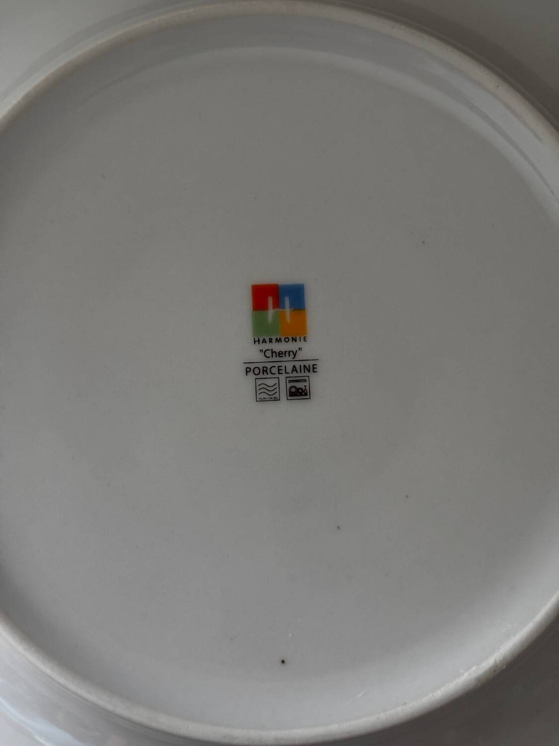 Set of 8 dessert plates in porcelain Harmony cherries