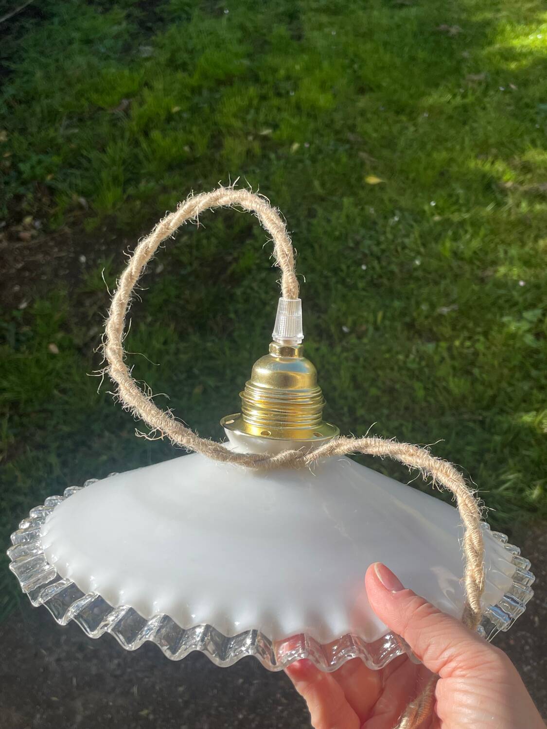Pair of lace-edged opaline portable lamps with cord wire