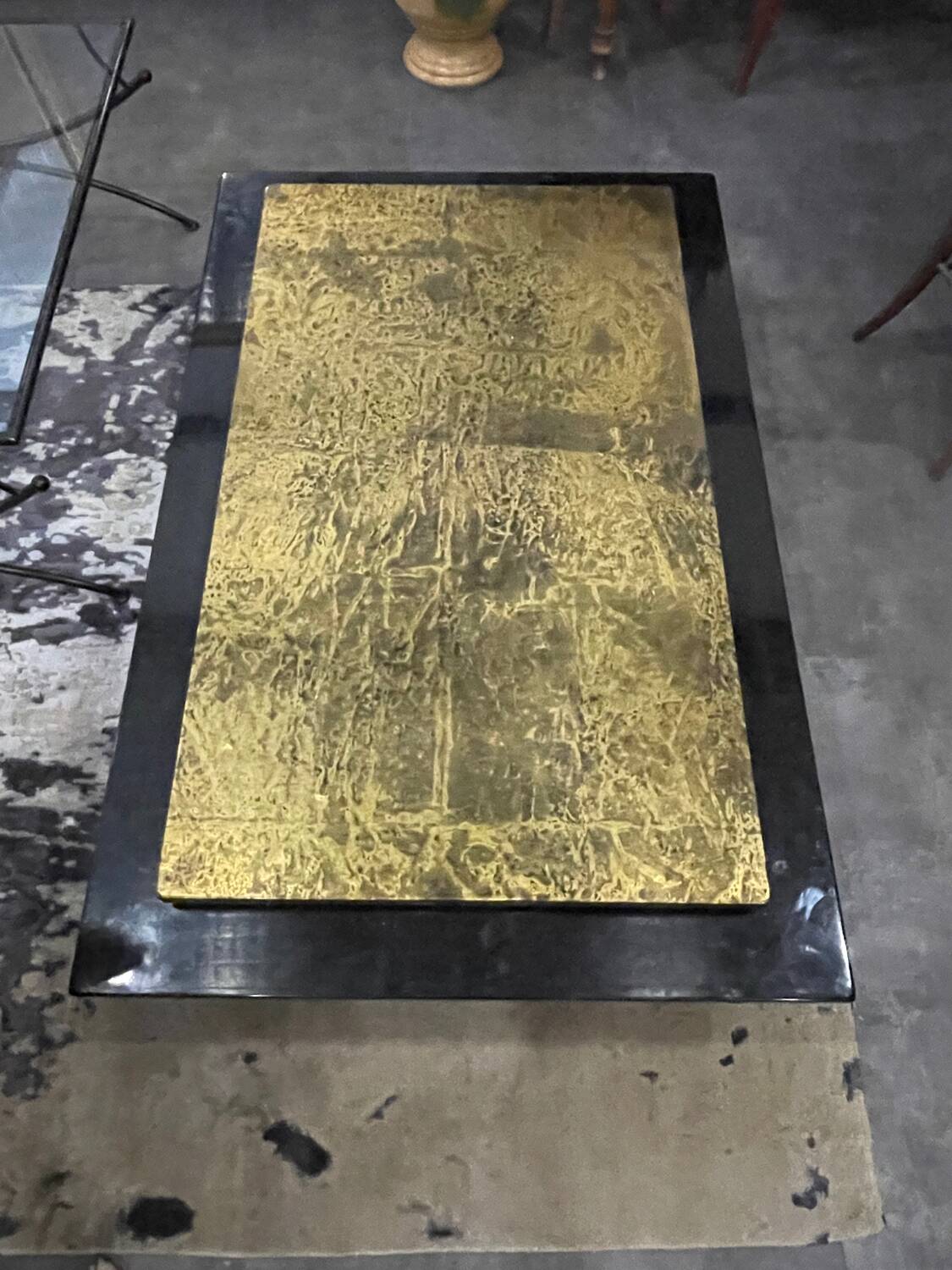 1970 black and gold lacquered coffee table