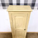 Petite armoire beige vintage