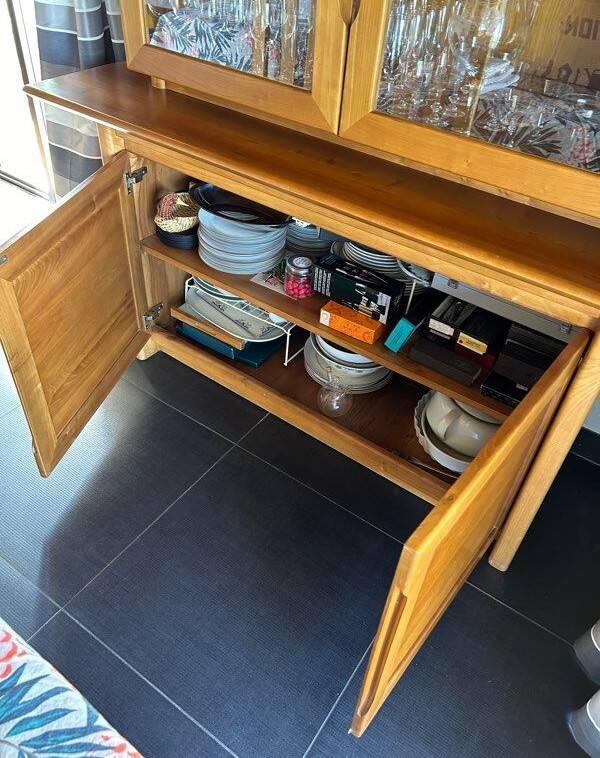 high glass buffet in solid elm - SENAC