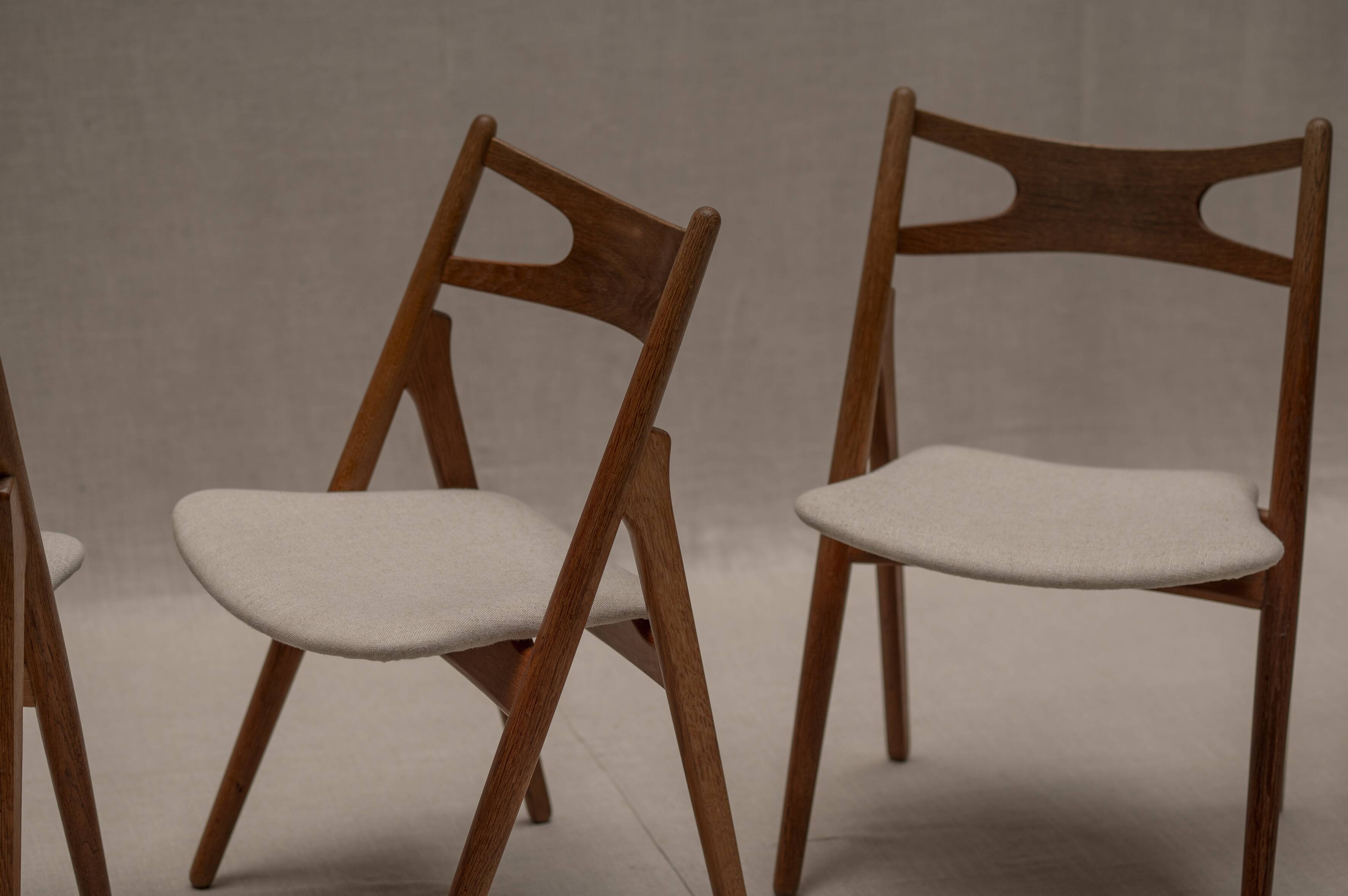 Hans J Wegner 'Sawbuck' CH29 Dining Chairs