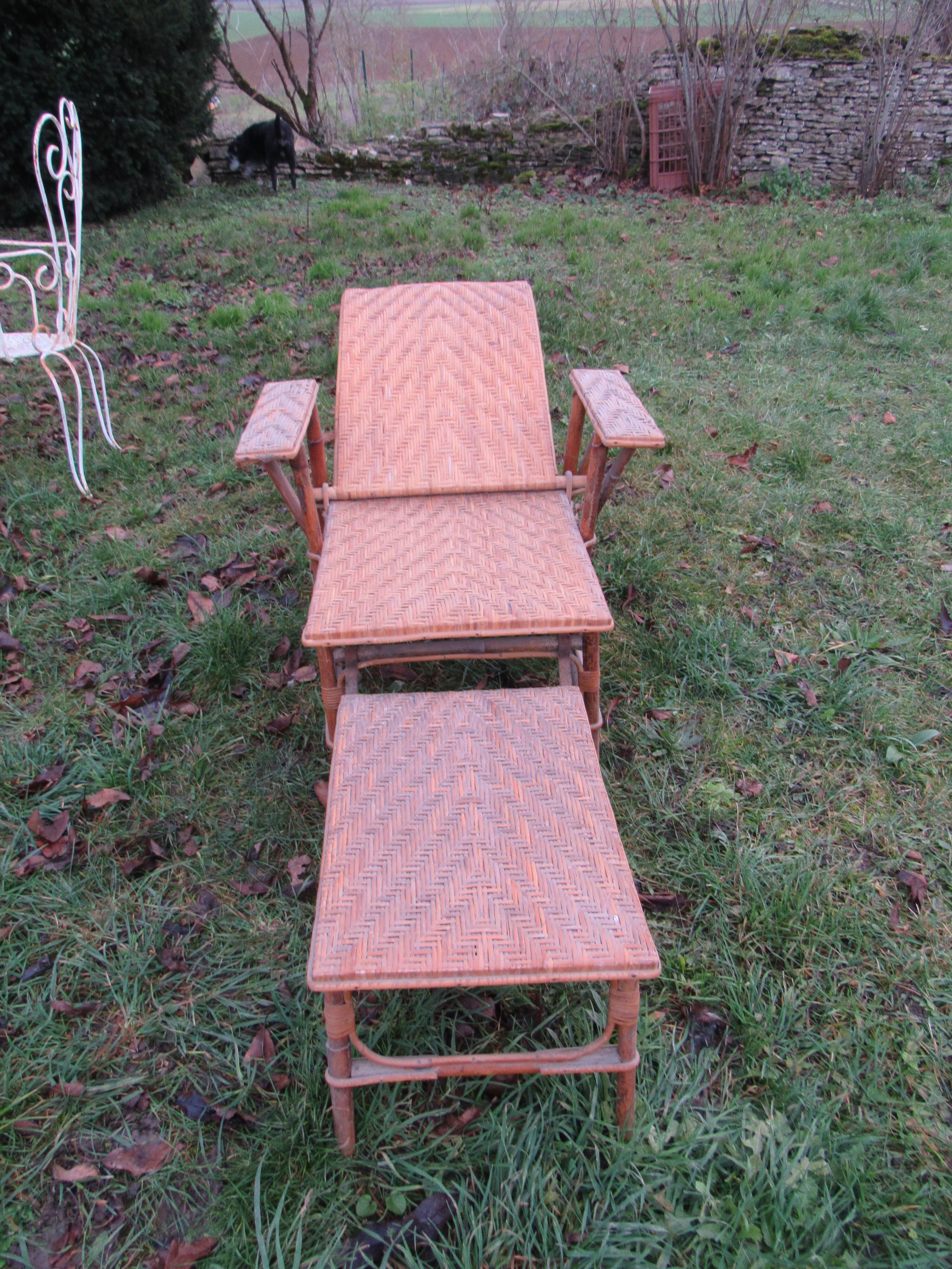 Rattan lounger