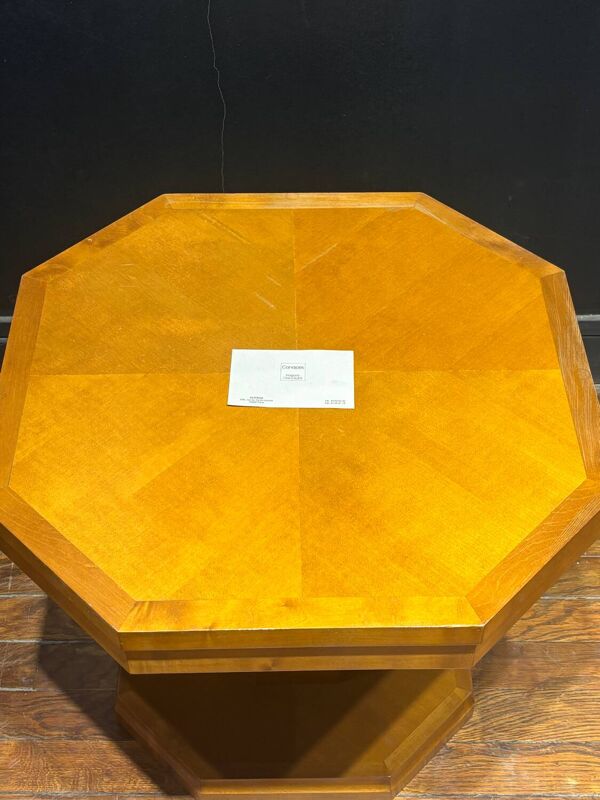 Table d’appoint design – Hugues Chevalier – Bois massif et élégance