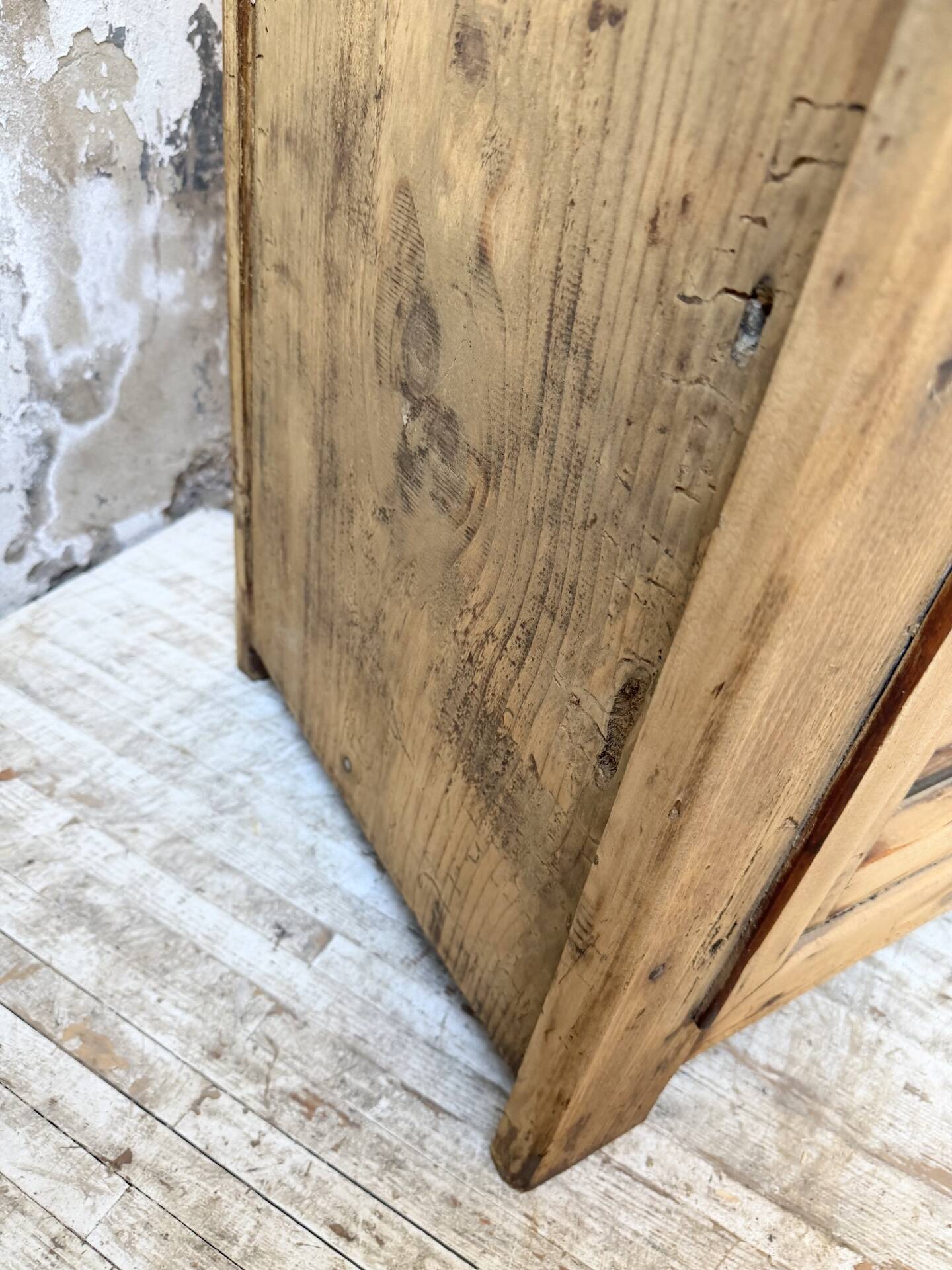 Enfilade with sliding doors from the 1950s