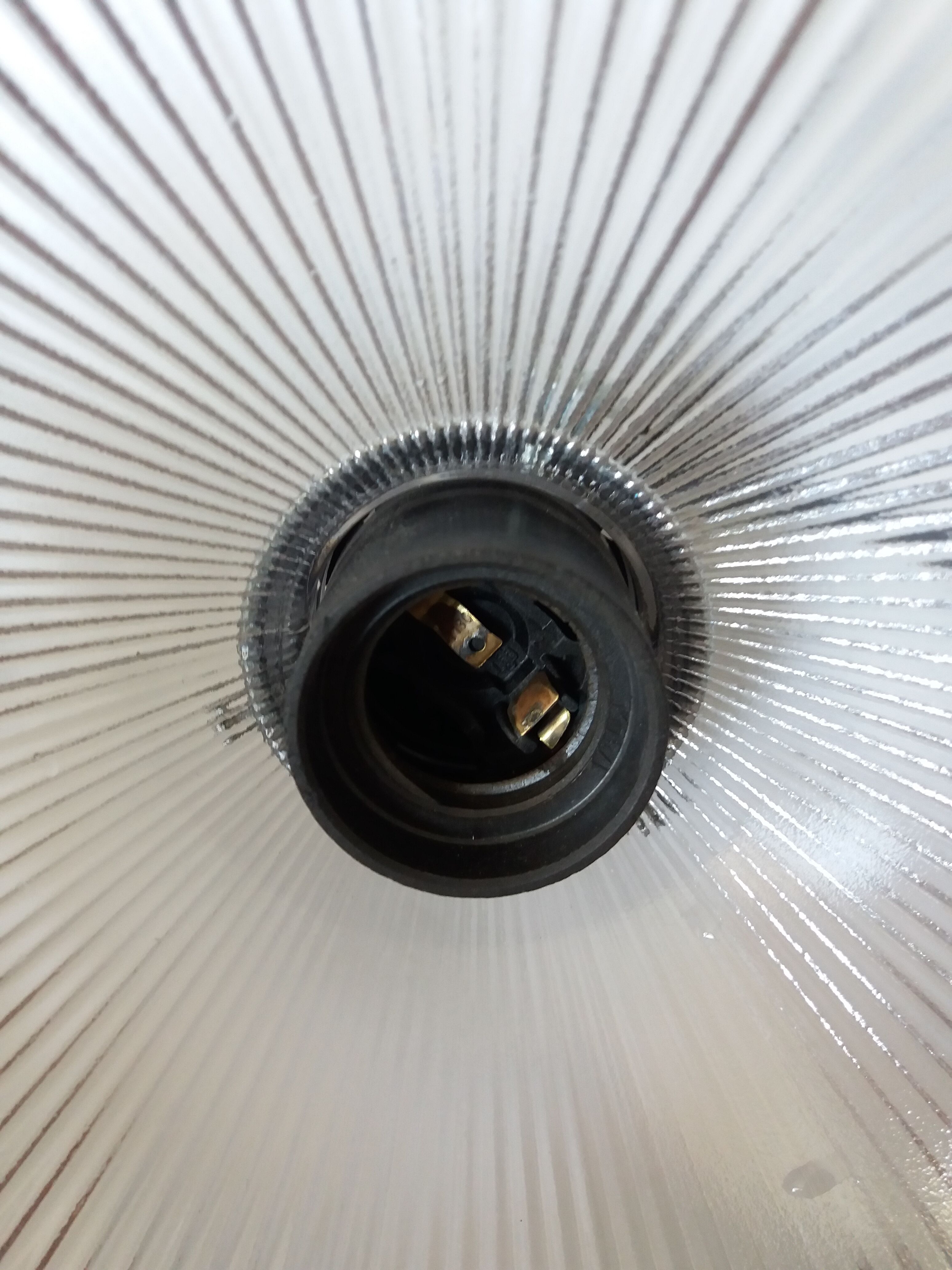 Conical glass suspension