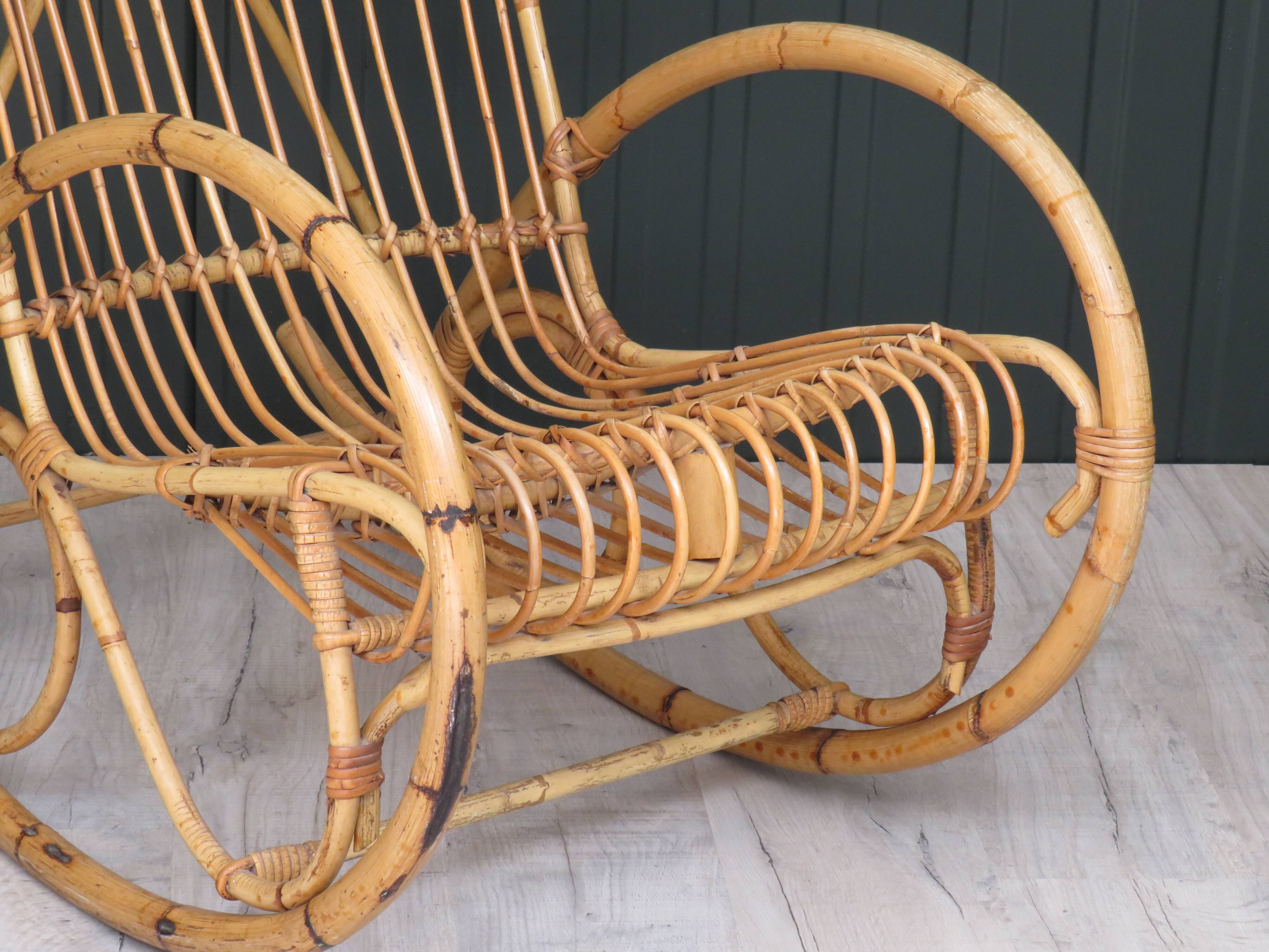 Rocking flesh in rattan