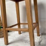 Tabouret de ferme en chêne clouté
