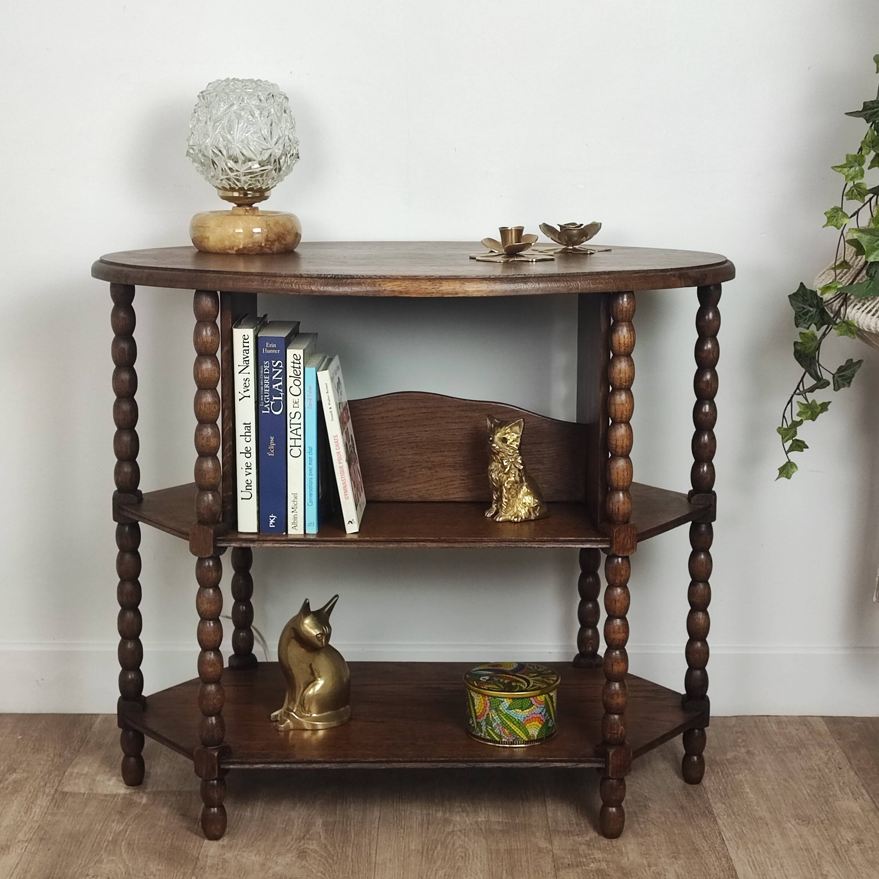 Pedestal table, oak side table