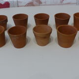 10 terracotta pots