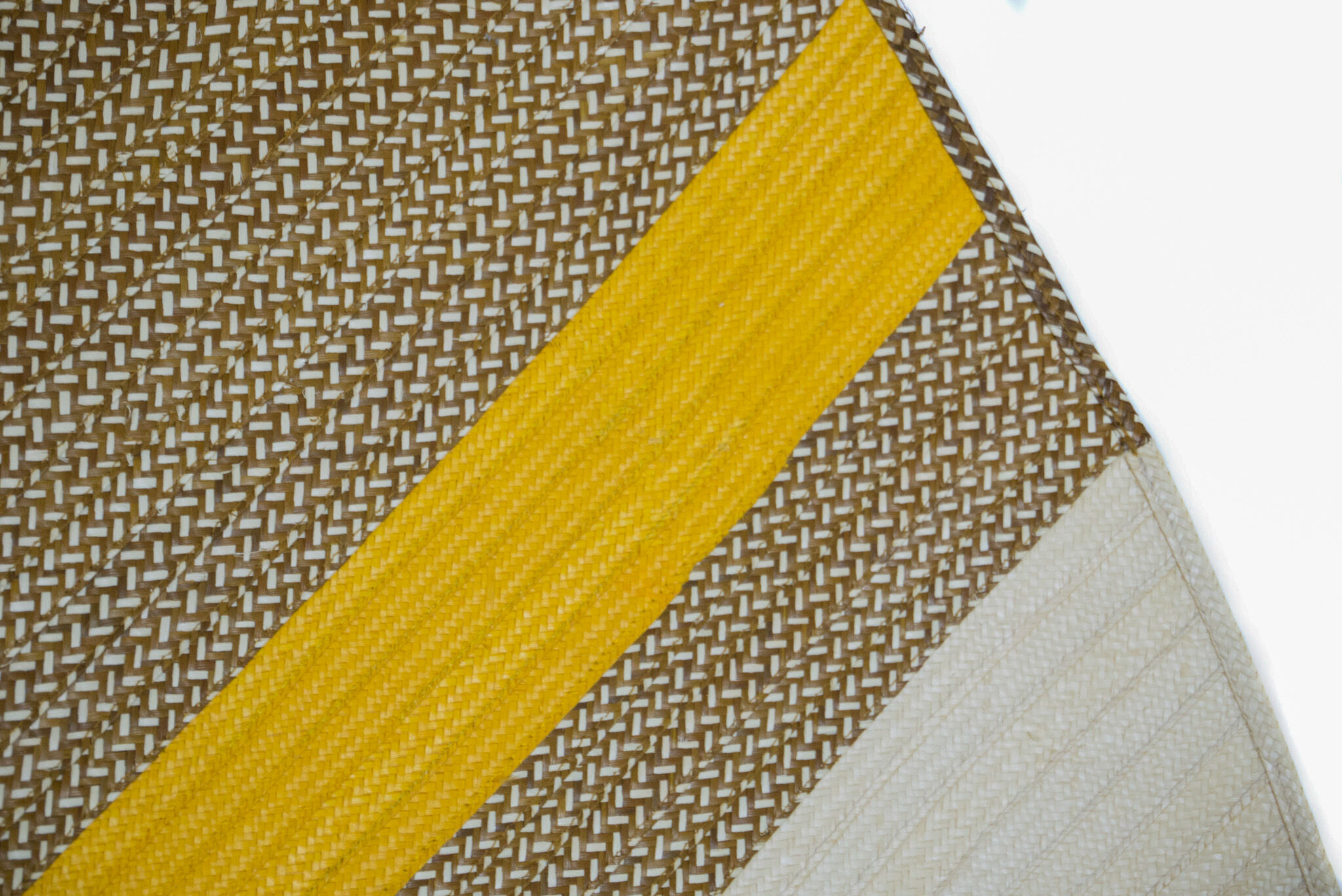 Round carpet or wall decoration in natural fiber of caña flecha