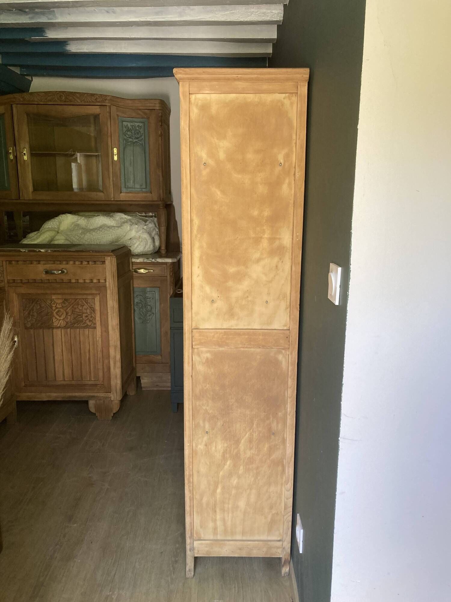 Armoire parisienne