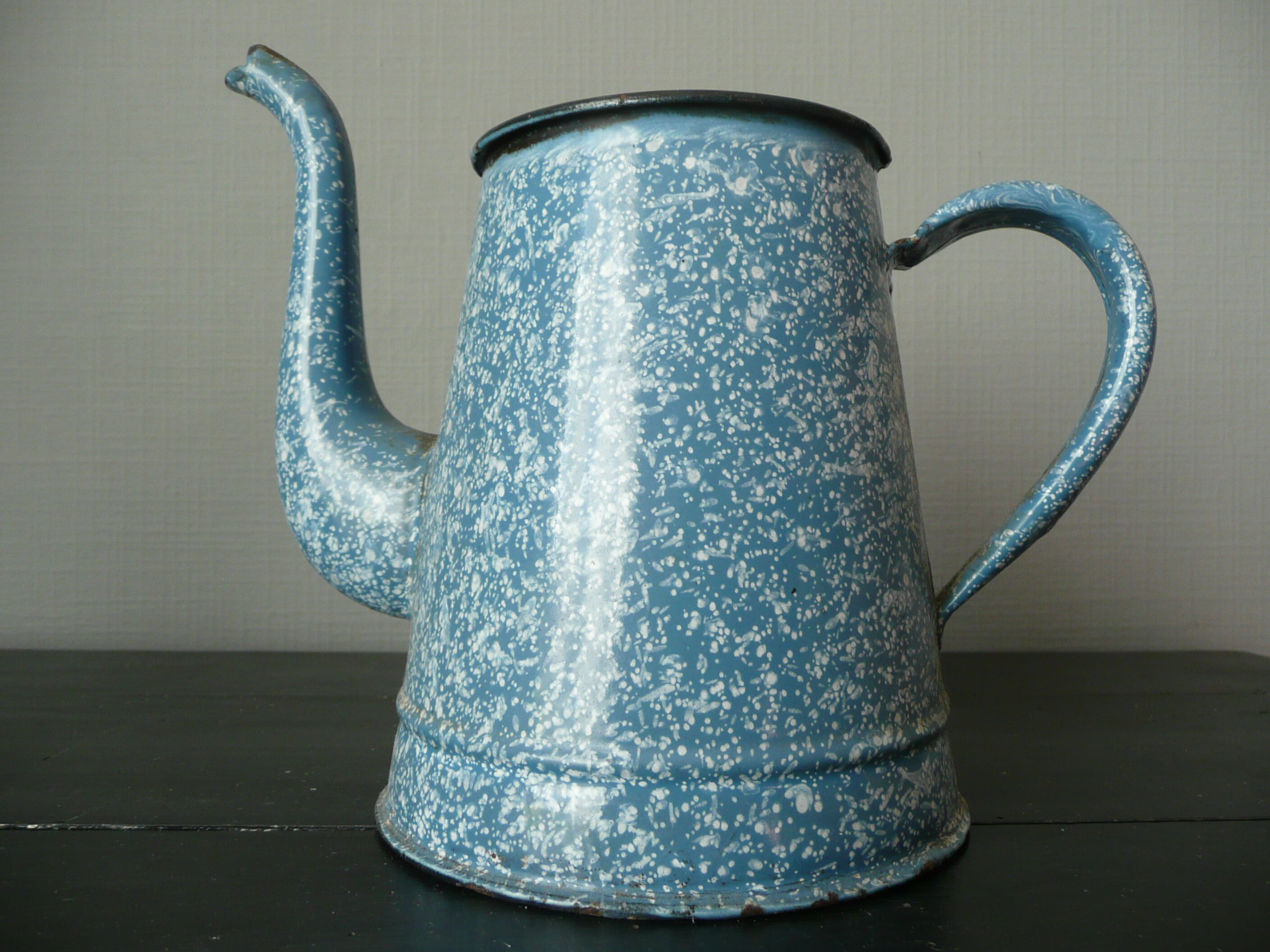 Enamelled coffee maker