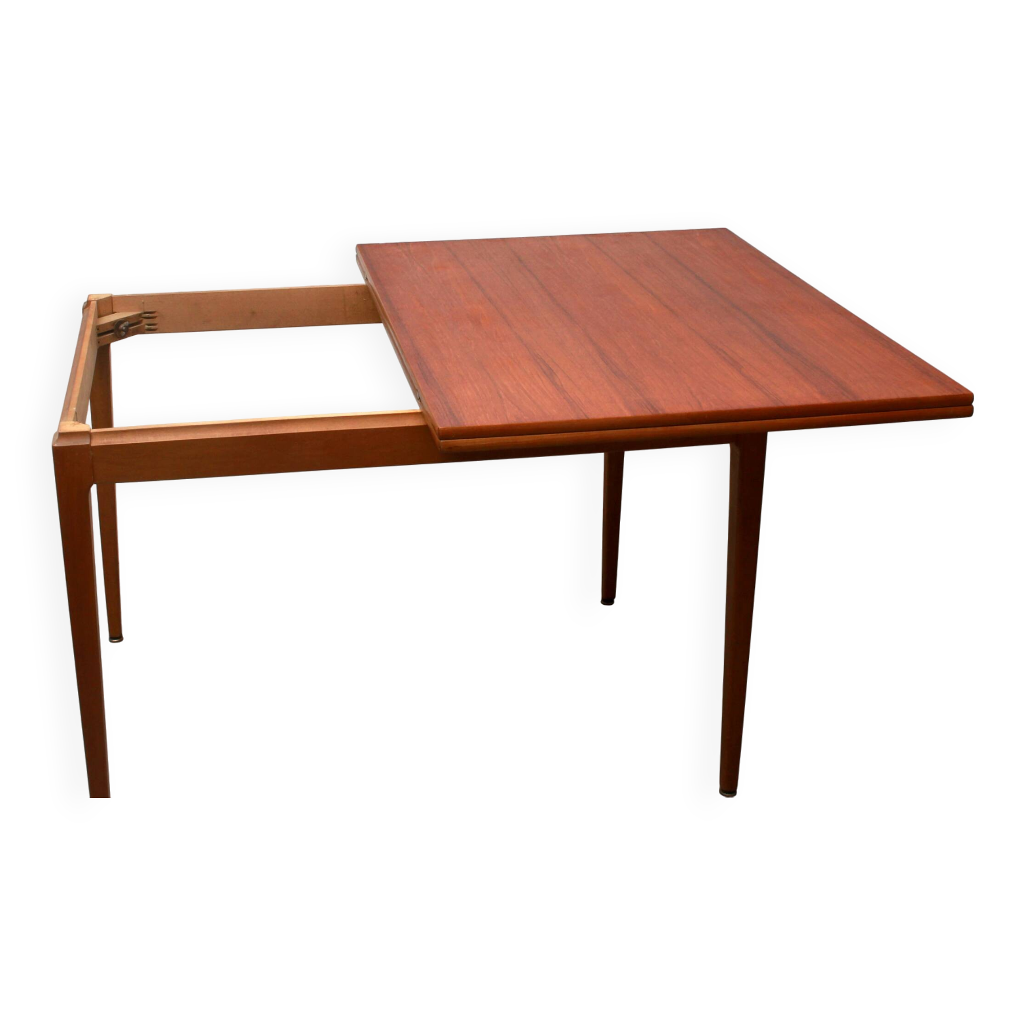 1960s extendible dining table in teakwood