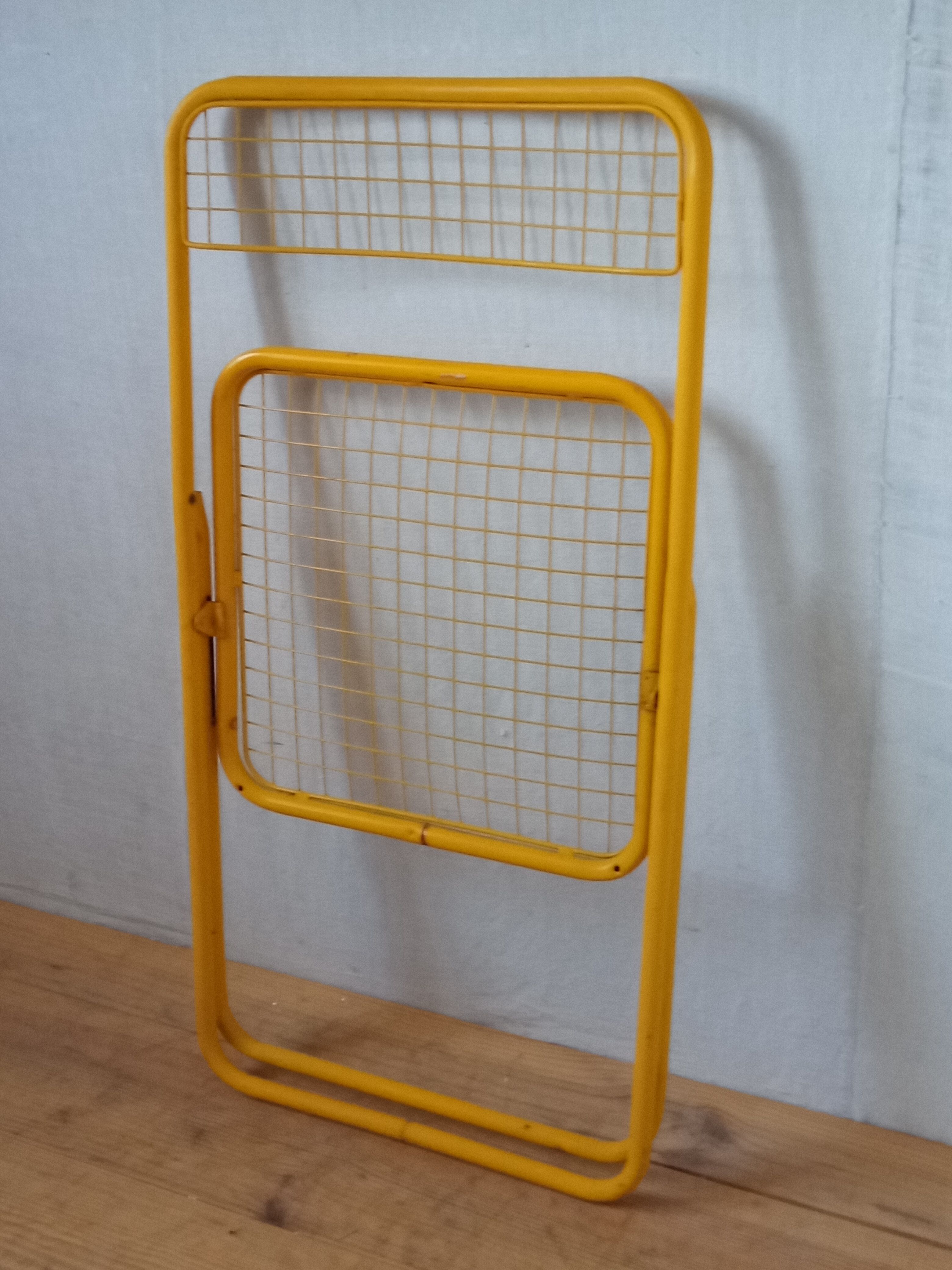 80s metal folding chair