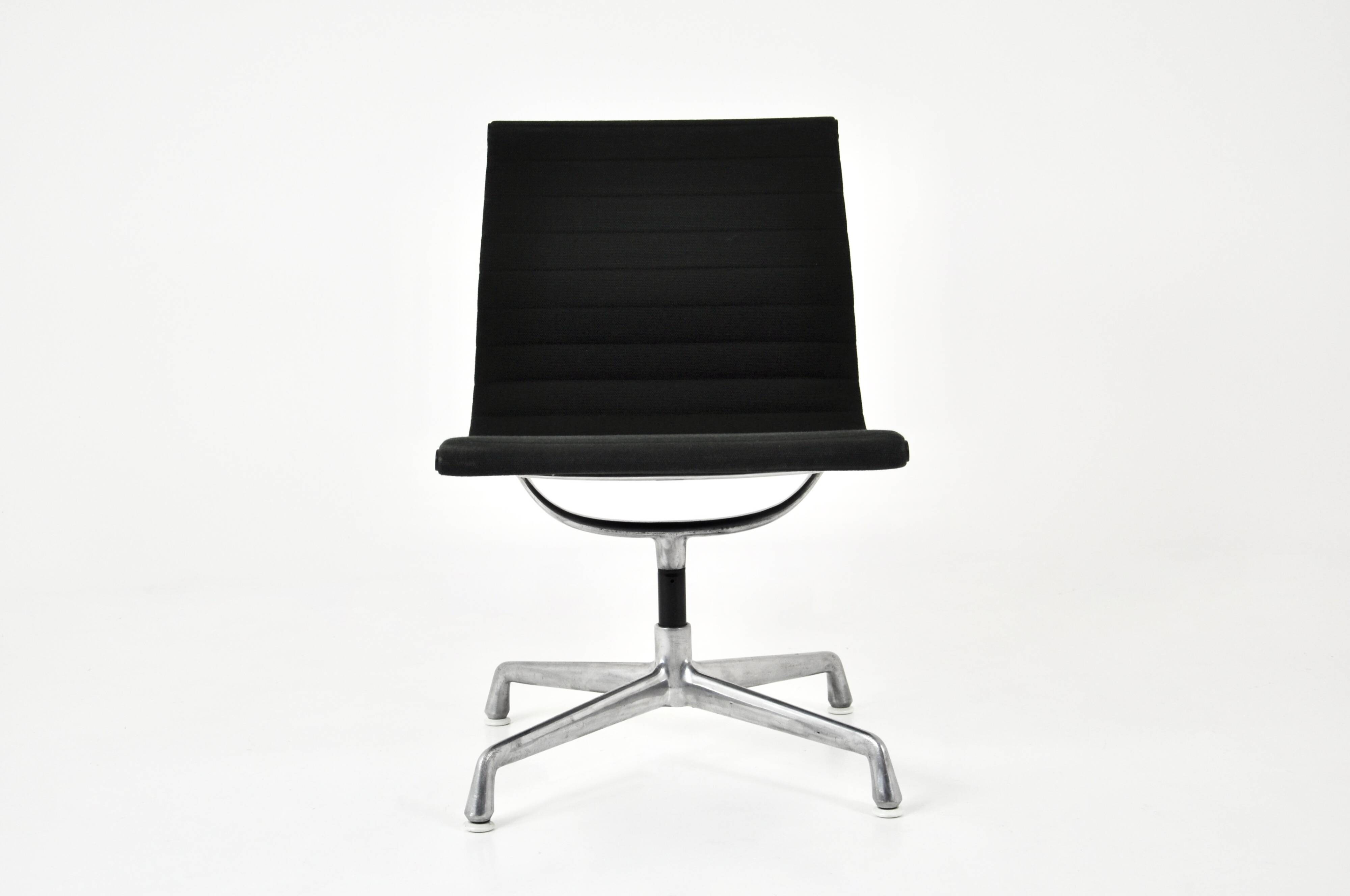 Black office chair by Charles & Ray Eames for Herman Miller, 1960s