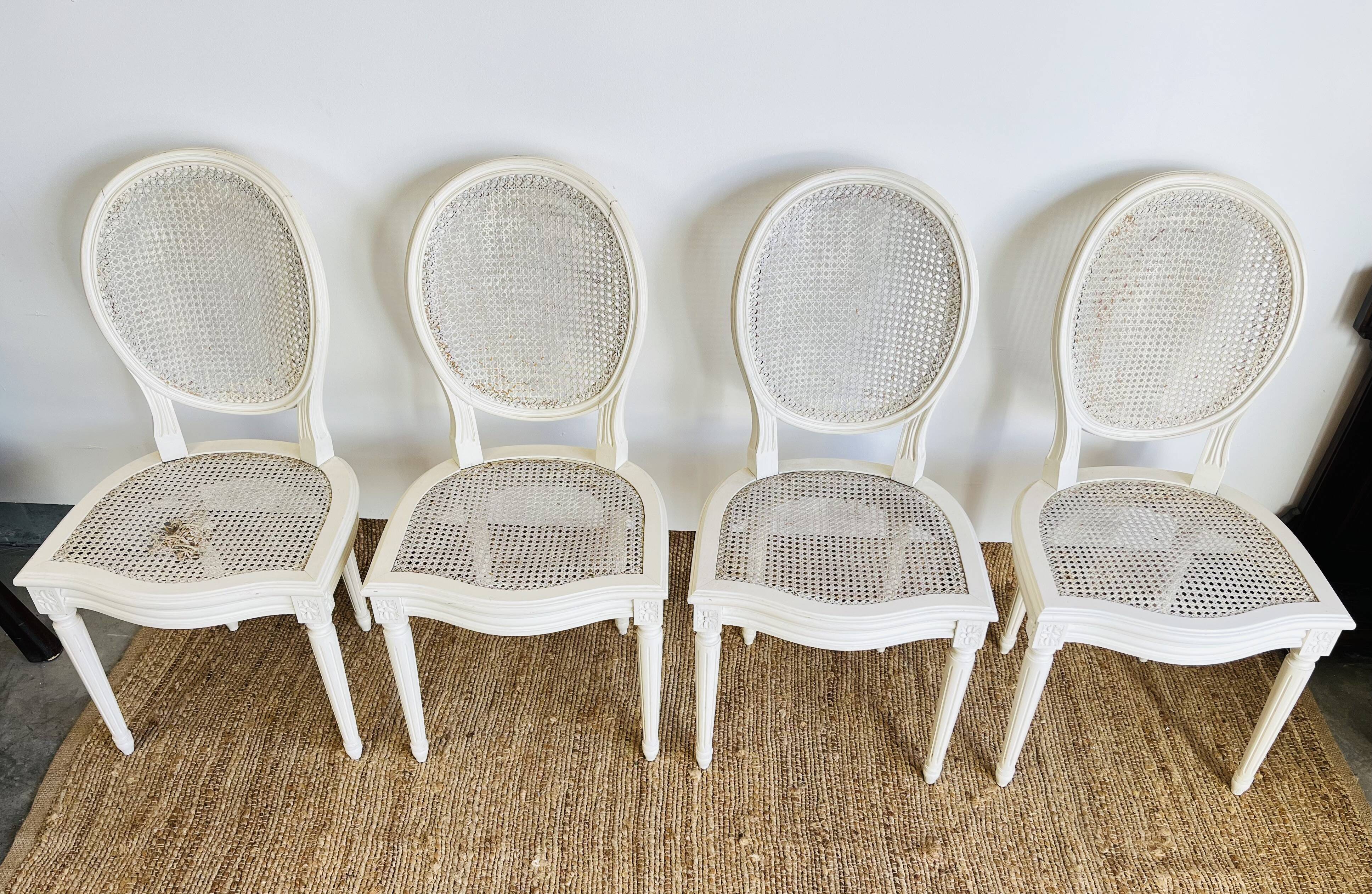 4 fluted chairs in Louis XVI style